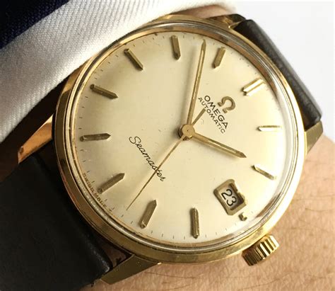 omega seamaster quartz uhrzeit einstellen|omega seamaster time and date.